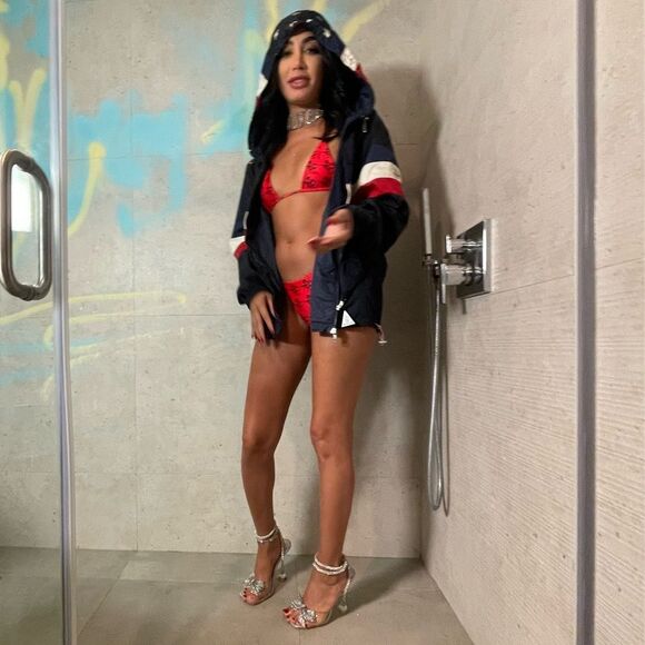 Moncler Windbreaker - Size Medium  - Moncler Hooded Jacket  - Summer Jacket - - Picture 17 of 17